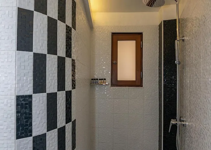 Apartment Dreams On Port