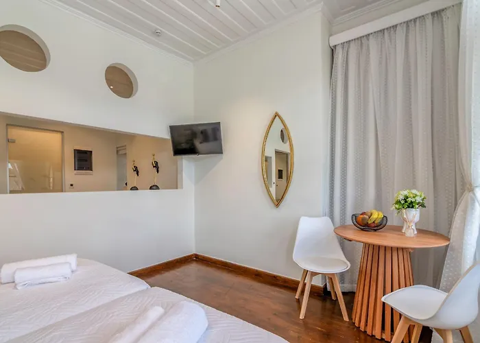 Dreams On Port Apartment