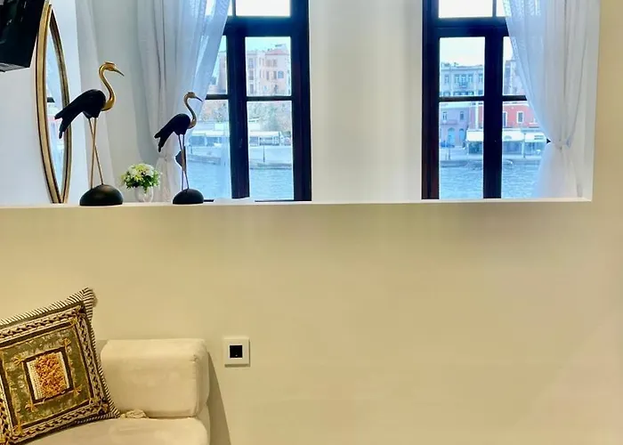 Apartment Dreams On Port Chania (Crete)